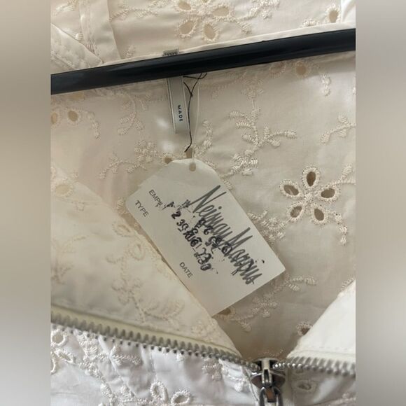 NWT Moncler Ladies Natural Asnen Broderie Anglaise Jacket with a little defect - Picture 10 of 15